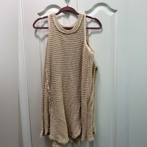 Elan cold shoulder sweater in size large